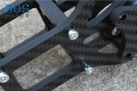 碳纤维复合材料使用钢丝螺套的连接强度